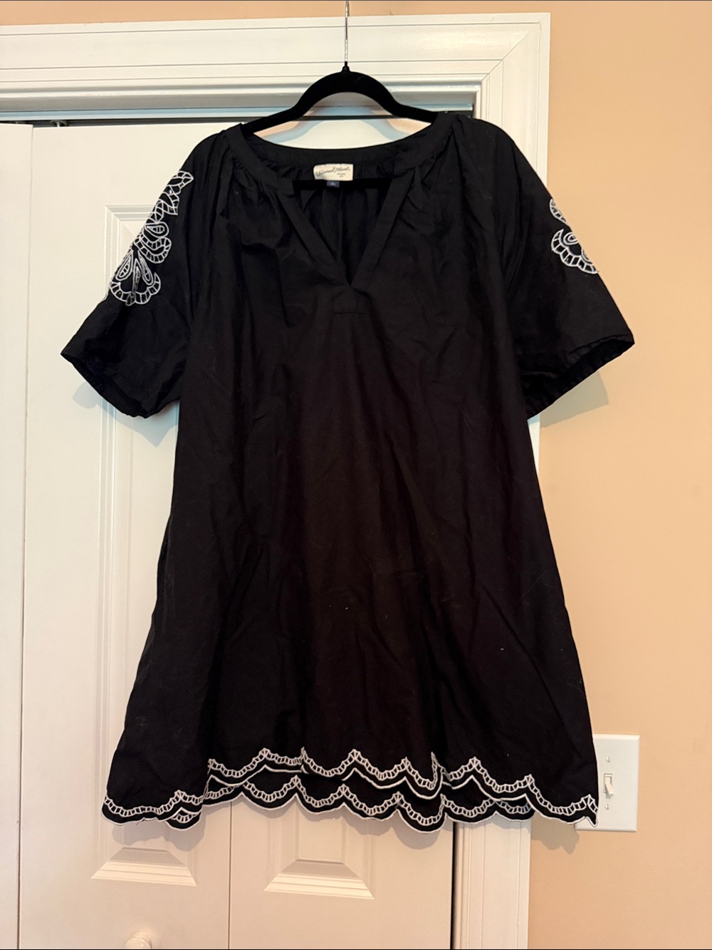 Universal Thread Black Short Sleeve Embroidered Mini Dress
